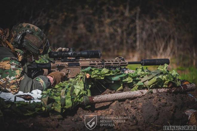 乌克兰发布UAR-10精确射手步枪 配备消音器 将取代老式德